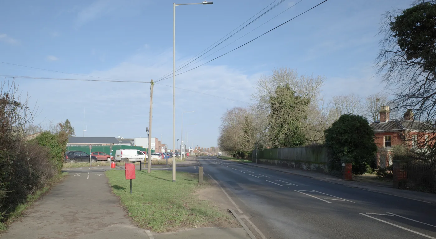 London Road, the B1172, in Wymondham. The William's Park estate is reached from it by Cranes Meadow Way; the picture does not show the estate
